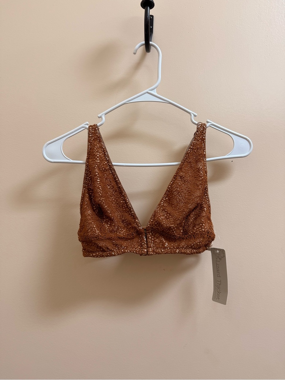Lizard Thicket Brown Textured V-Neck Crop Top